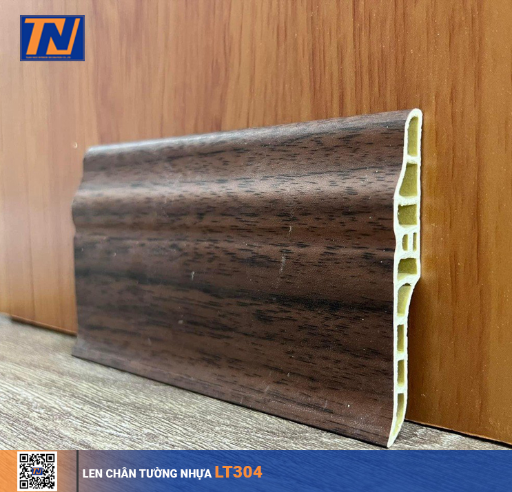 Len chân tường nhựa LT304