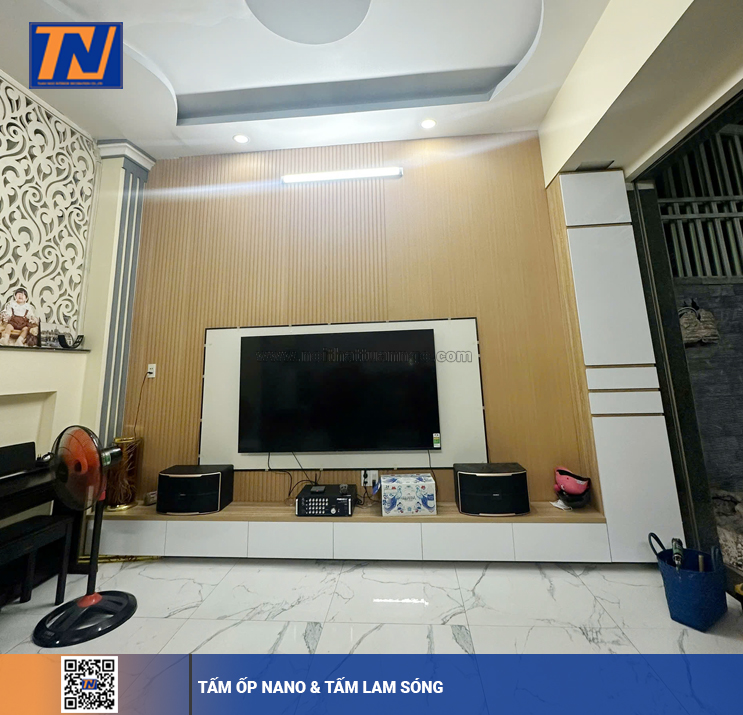 Tấm lam sóng nhựa & tấm Nano cho phòng khách